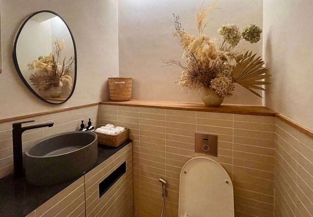 HW Homeworks - black tap in toilet