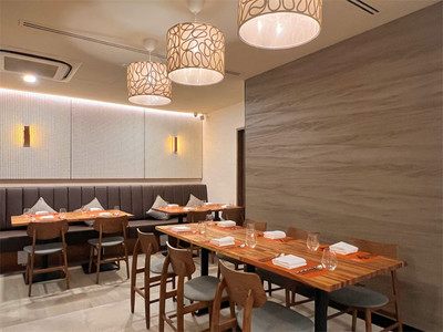 Scotts Grill interior space