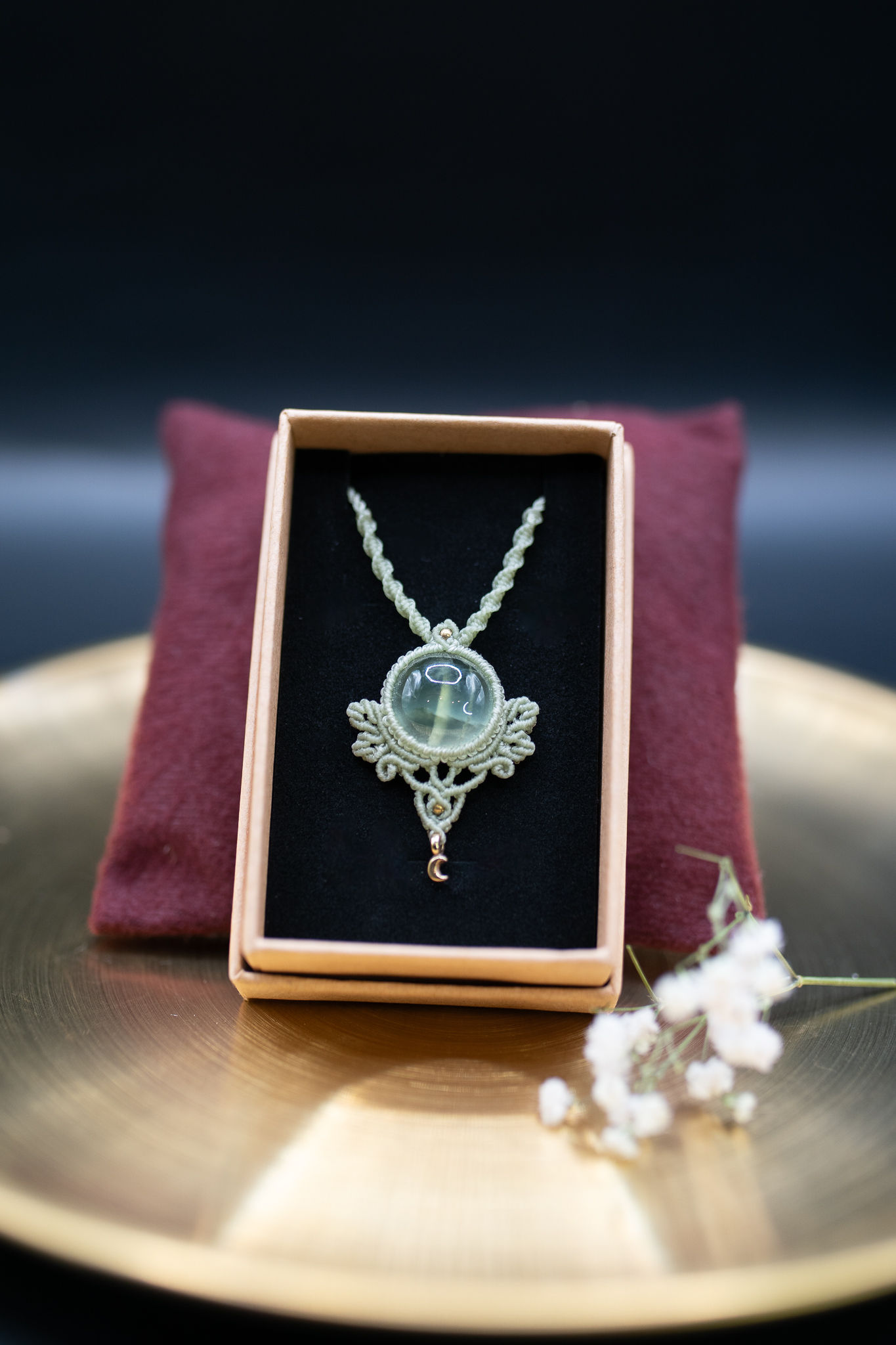 Prehnit Kette mit Mond