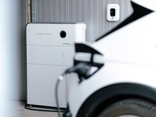Bidirektionales Laden mit Elektroauto als Speicher für Solarstrom im Eigenheim