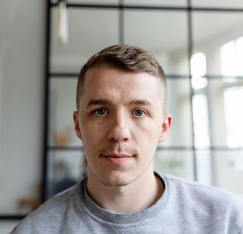 GAZ_HEADSHOT-SQUARE_WEB.jpg