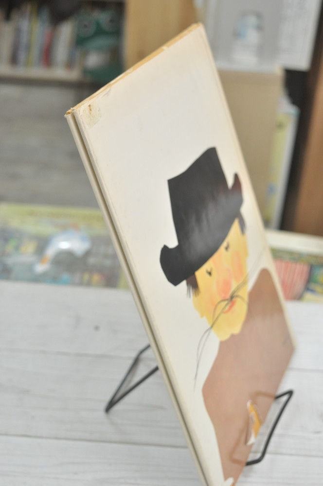 サムネイル： Uncle Eddie's Moustache,エディおじさんの口ひげ,子供のための12の詩,ベルトルト・ブレヒト,ユーソラ・キルヒベルク,古書,古本,絵本,京成佐倉,アベイユブックス