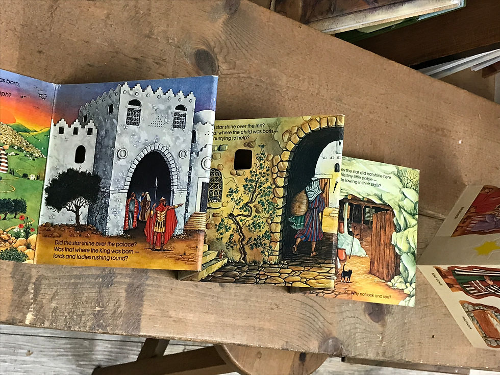 サムネイル： The First Christmas,with press-out figure for your nativity crib,古書,古本,千葉,佐倉,京成佐倉,アベイユ