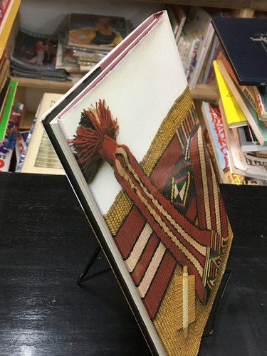 THE MAKER'S HAND / A close look at textile structures | abeille-books