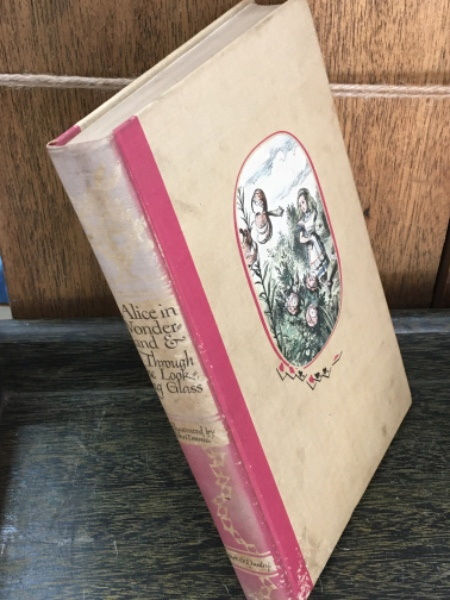 サムネイル： Alice In Wonderland,Through the Looking Glass,john tenniel,鏡の国のアリス,ジョン・テニエル,古書,古本,千葉,佐倉,京成佐倉,アベイユ