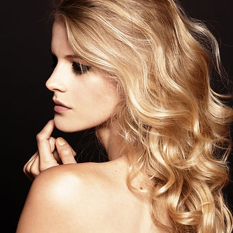 Moda Capelli Styling Service. Bouncy Blonde Blow-dry Hairstyle