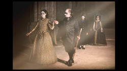 The arrival of the courtiers