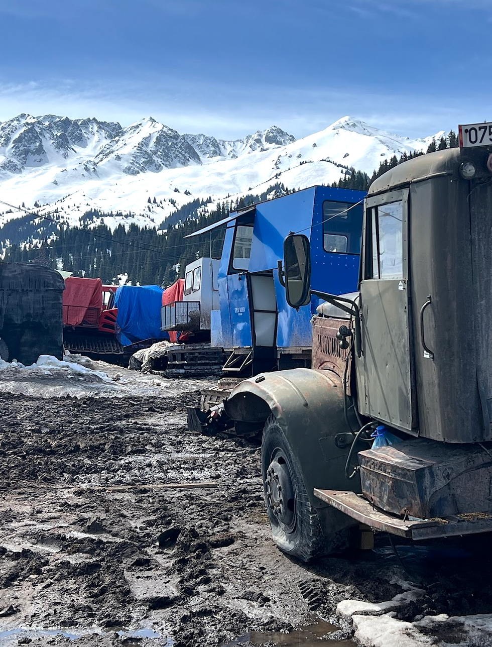 Soviet truck and mobile bar in Jyrgalan