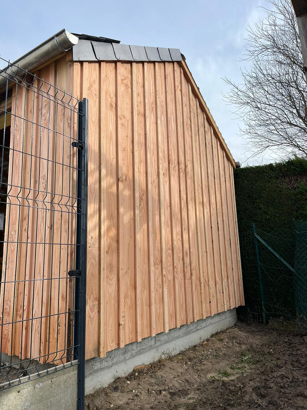 Bardage a couvre-joint