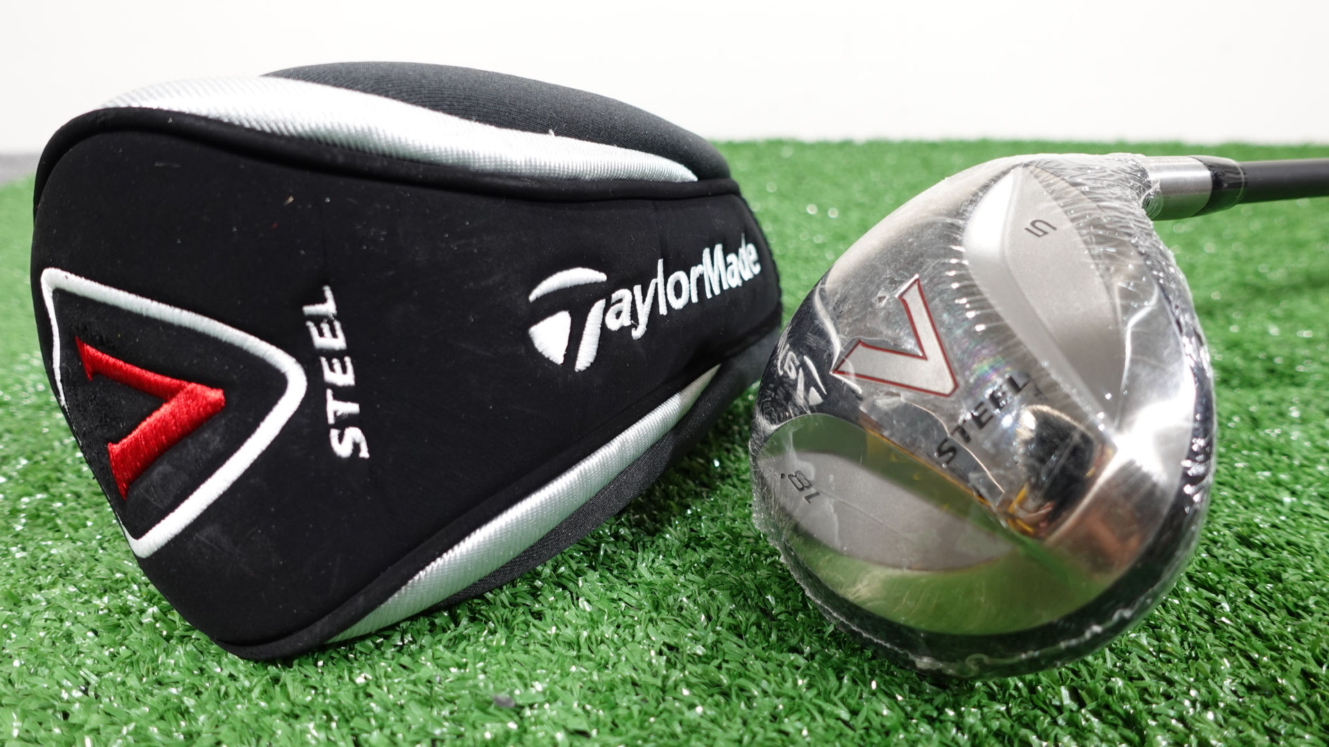TaylorMade V Steel 5 Wood / 18 Degree / TaylorMade M.A.S 2 Regular Shaft