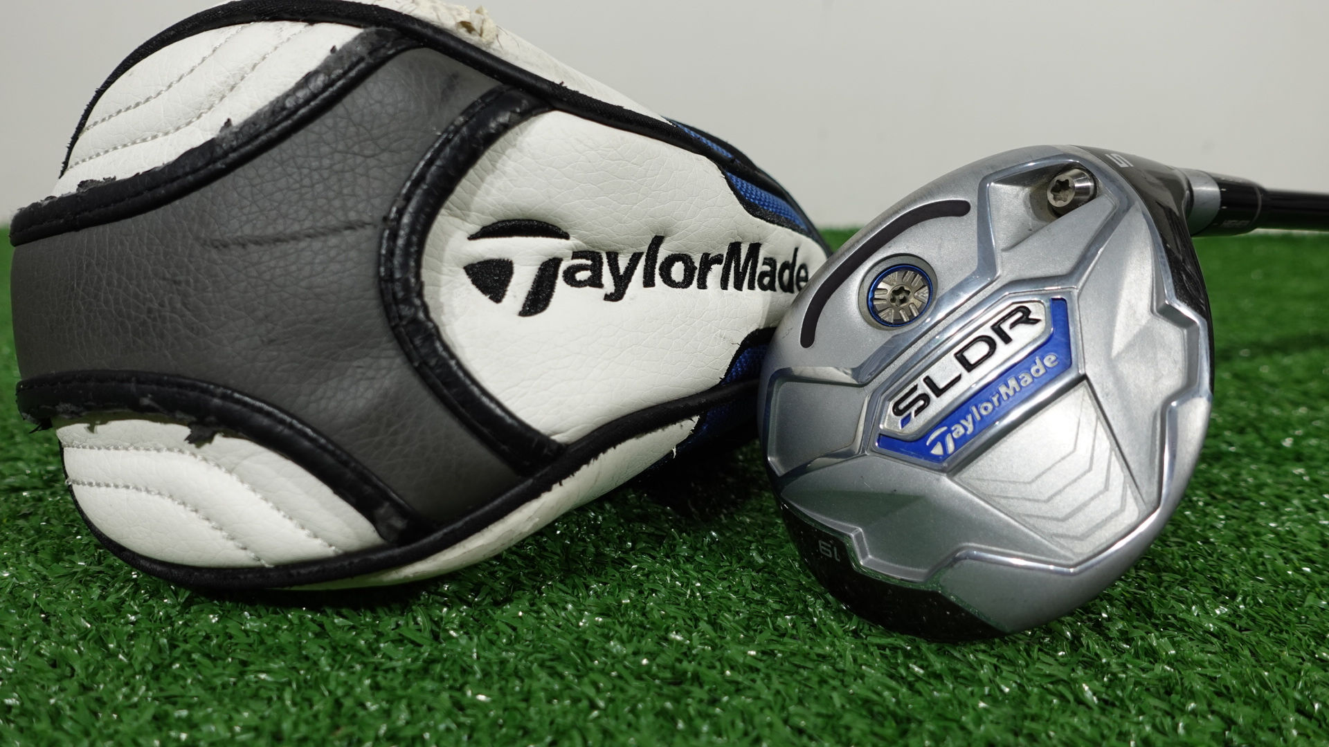 TaylorMade SLDR 5 Wood / 19 Degree / TaylorMade TM1-114 Stiff Shaft