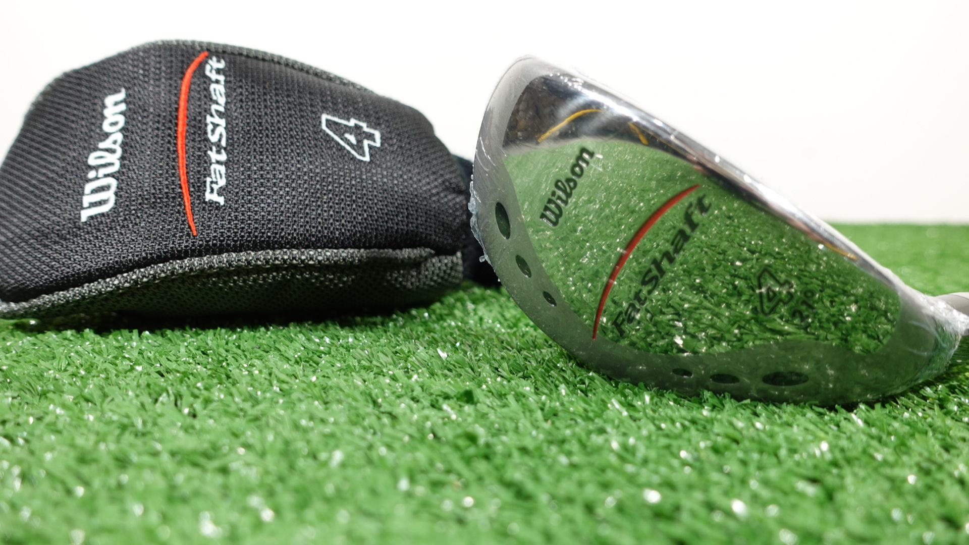 Wilson FatShaft 4 Rescue Hybrid / 21 Degree / UST Hybrid 440 Regular Sha