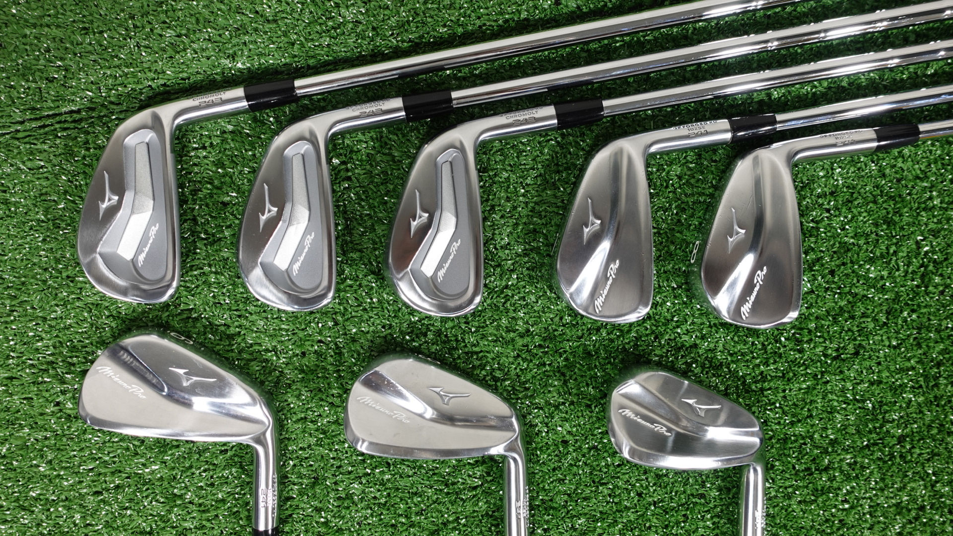 Mizuno 241/243 Combo Irons / 4 - PW / KBS 120 Tour Stiff Shafts