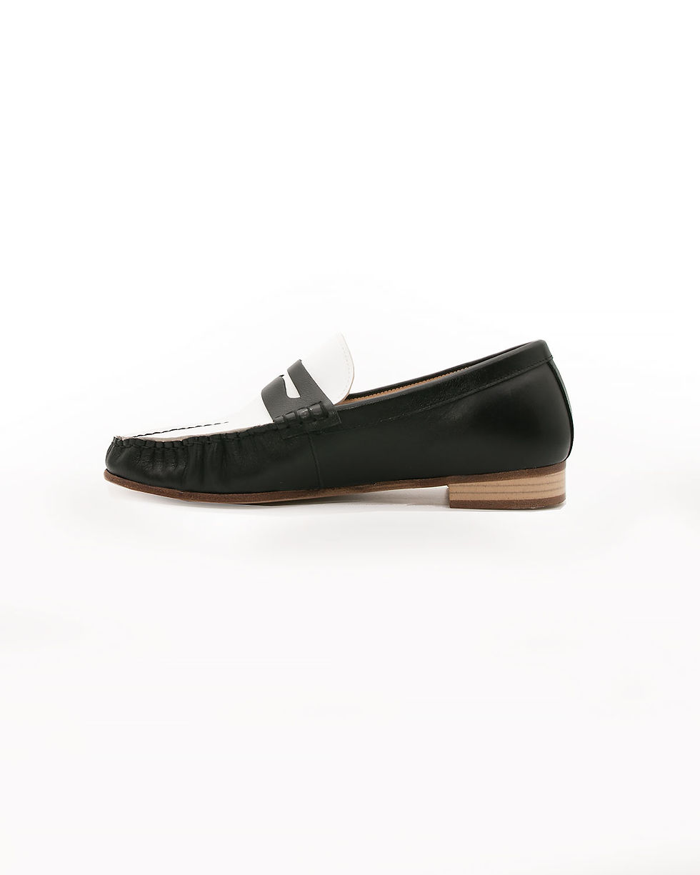 Thumbnail: CLASSIC LOAFER - CUSTOM BLACK/ WHITE
