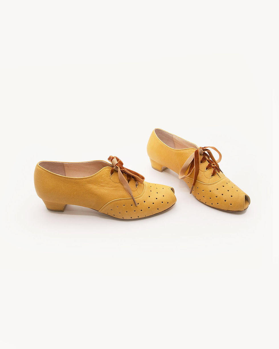 섬네일: EMMA - Naples Yellow