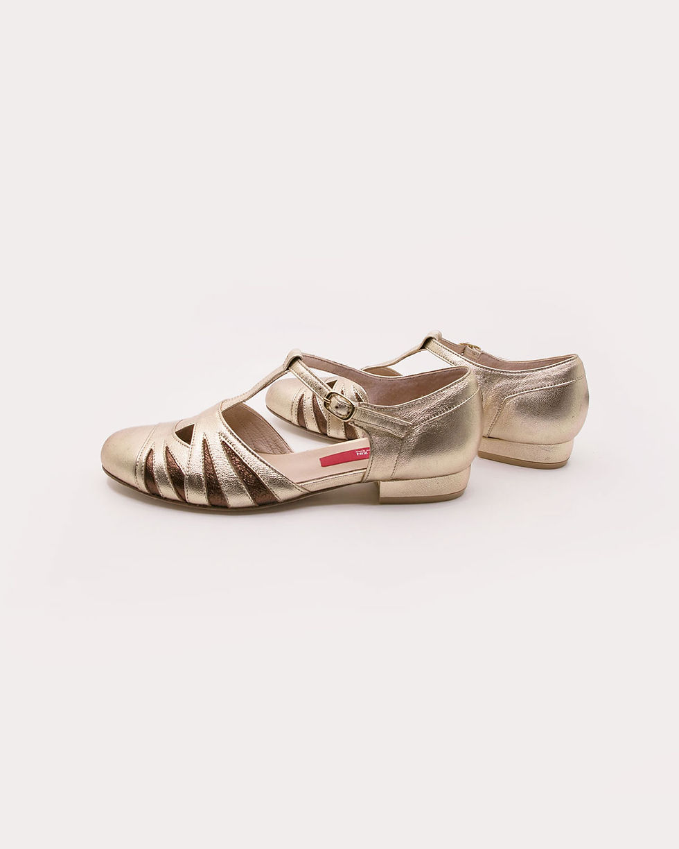 Thumbnail: EMPRESS - Pale Gold