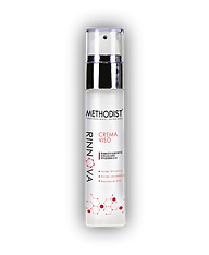 delicata emulsione contenente il 5% di Acido Glicolico che permette una microesfoliazione quotidiana non aggressiva ideata per stimolare il turnover cellulare e il rinnovamento dell'epidermide. E' ideale sia per pelli secche, impure e acneiche in quanto l'Acido glicemico con la sua azione, elimina l'eccesso di sebo e aiuta a ricostruire l'equilibrio epidermico; ha un effetto tonificante che riduce il rilassamento cutaneo e le rughe più sottili. Grazie alla presenza di Acido jaluronico e bacche di Goji dal potere antiossidante, la pelle appare giovane,idratata e luminosa. L'utilizzo quotidiano diminuisce l'iperpigmentazione, migliora e schiarisce le macchie scure, prevenendone la formazione