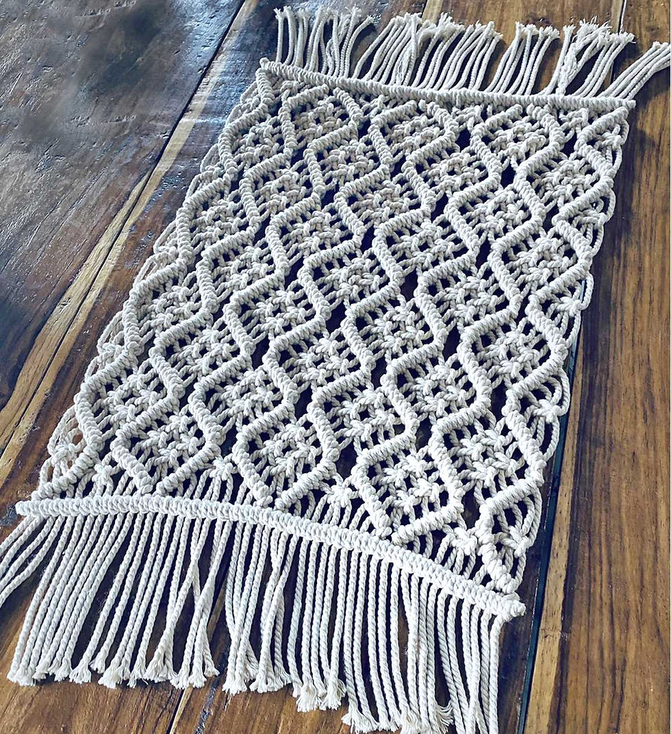 Thumbnail: macrame table mat