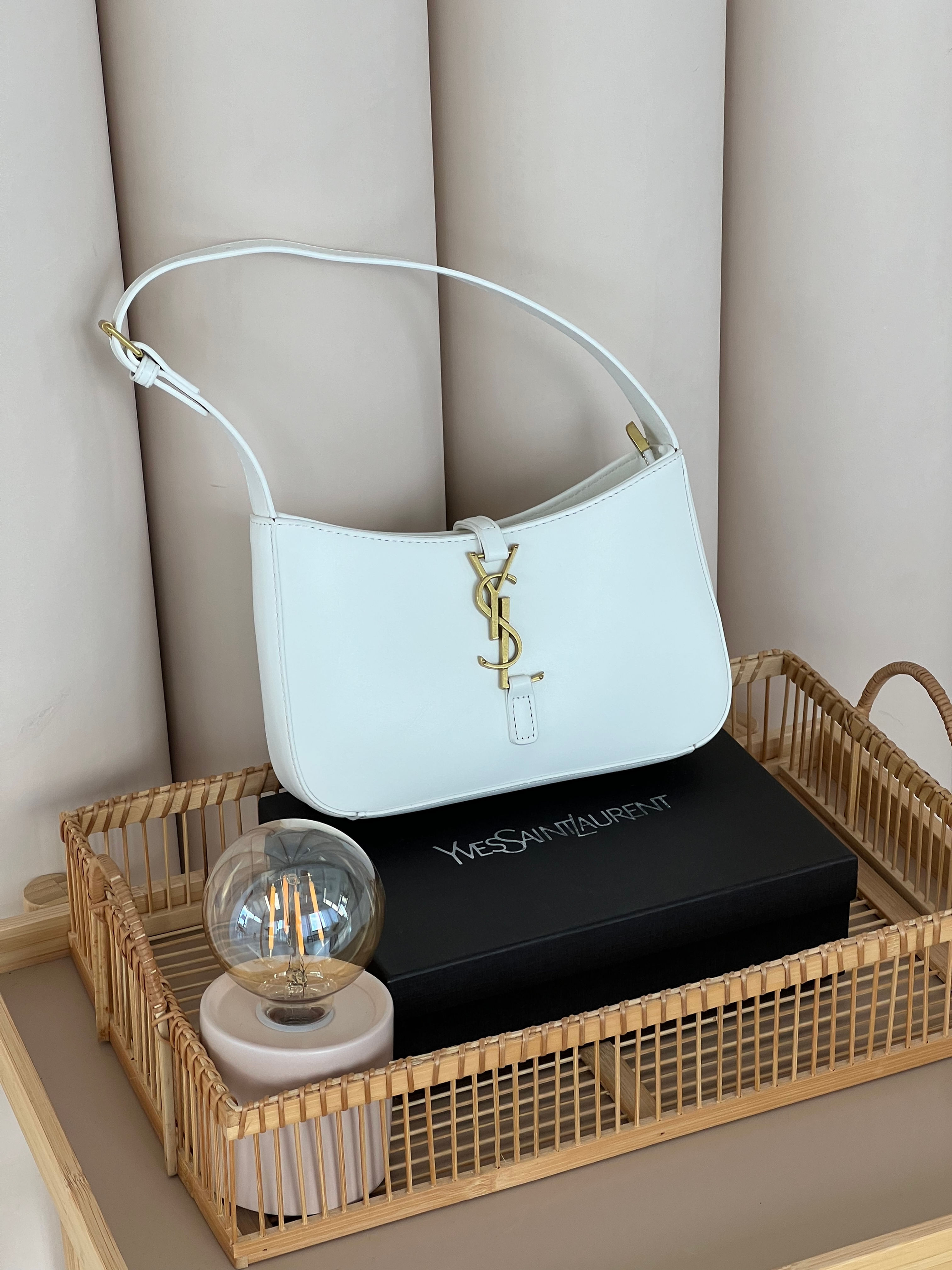 Сумка Yves Saint Laurent Le 5 A 7 гладкий