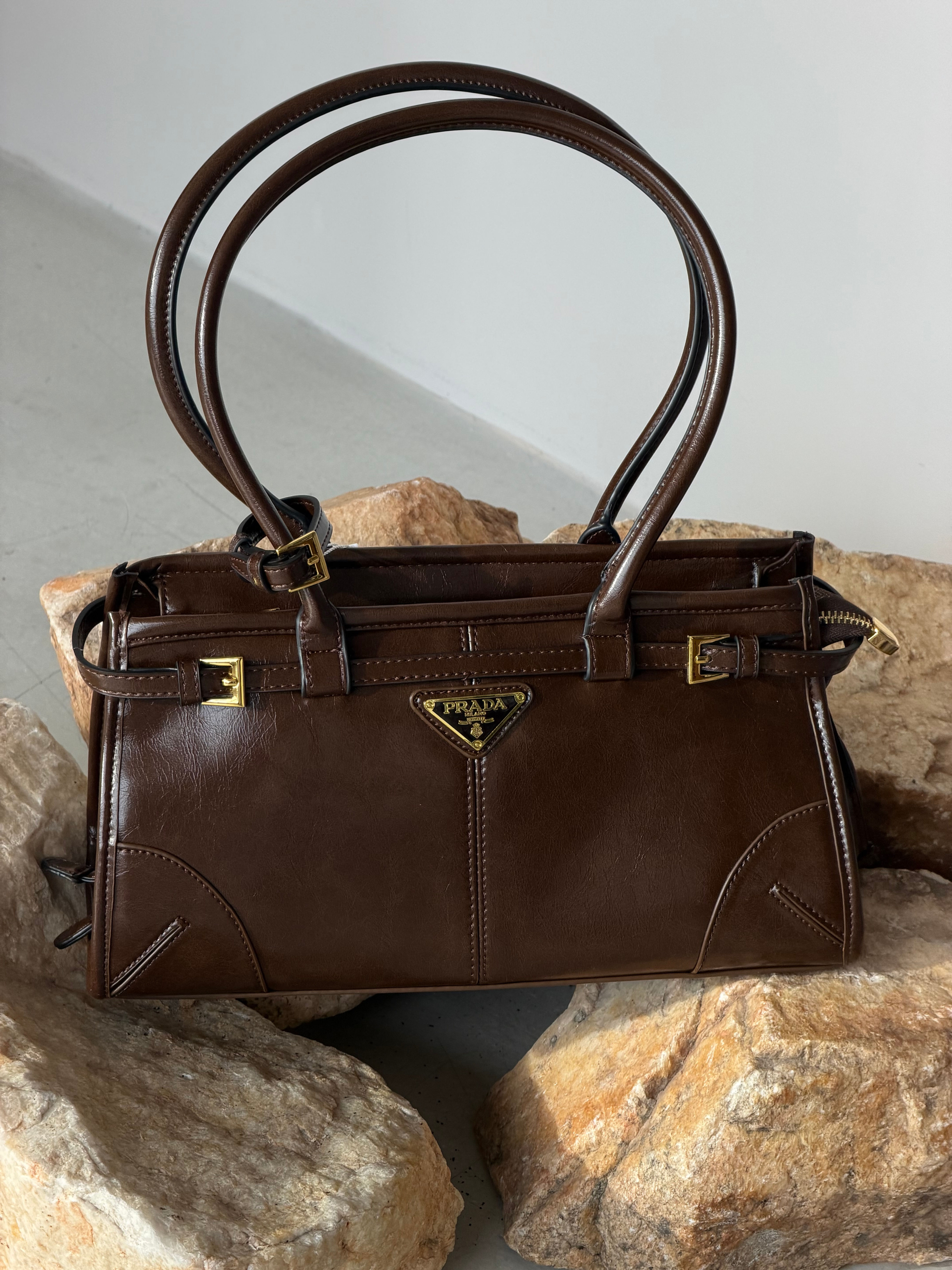 Сумка Prada Bonnie Medium Leather Handbag