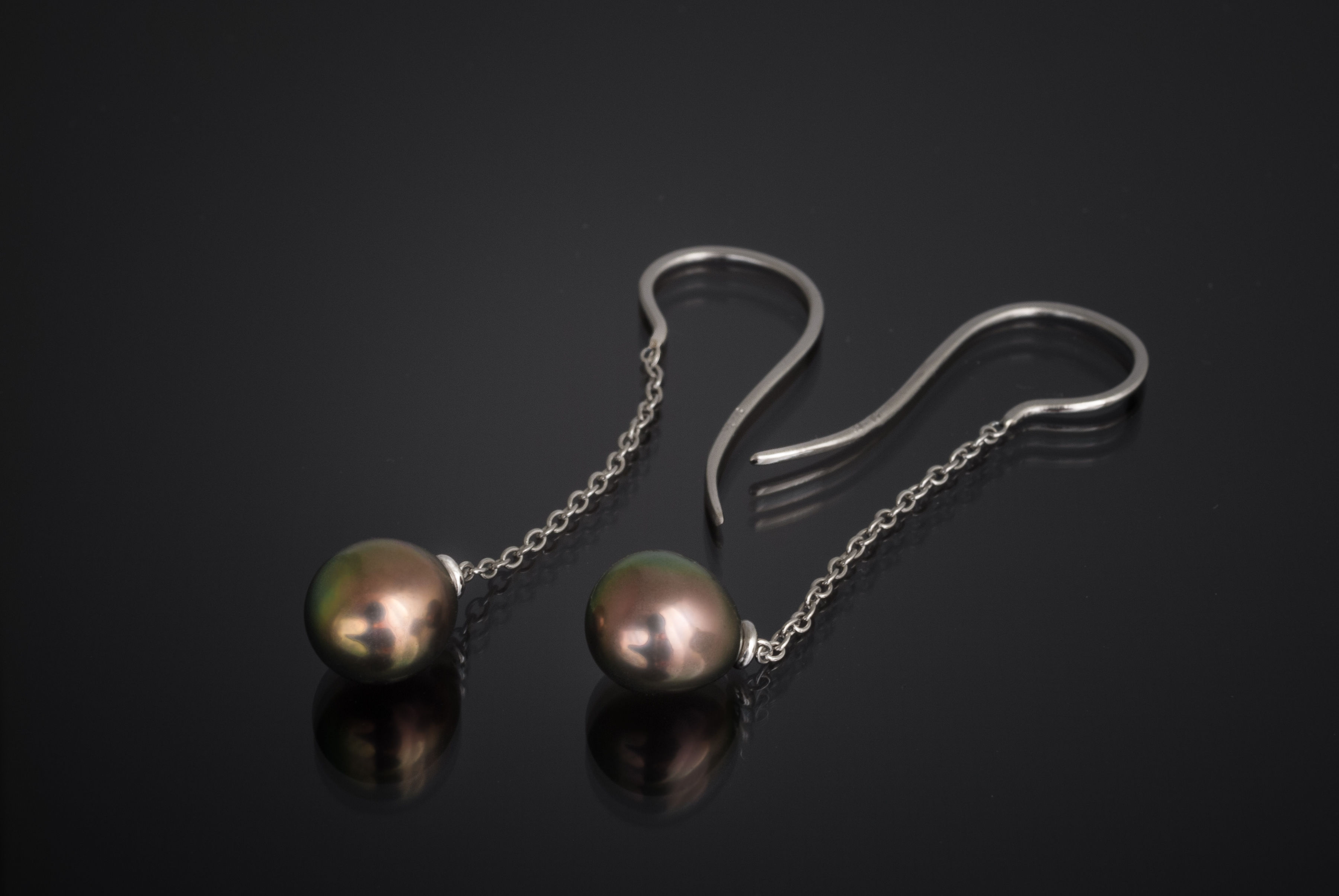 Helmikorvakorut tahitin helmillä/Pearl Earrings with Tahitian Pearls