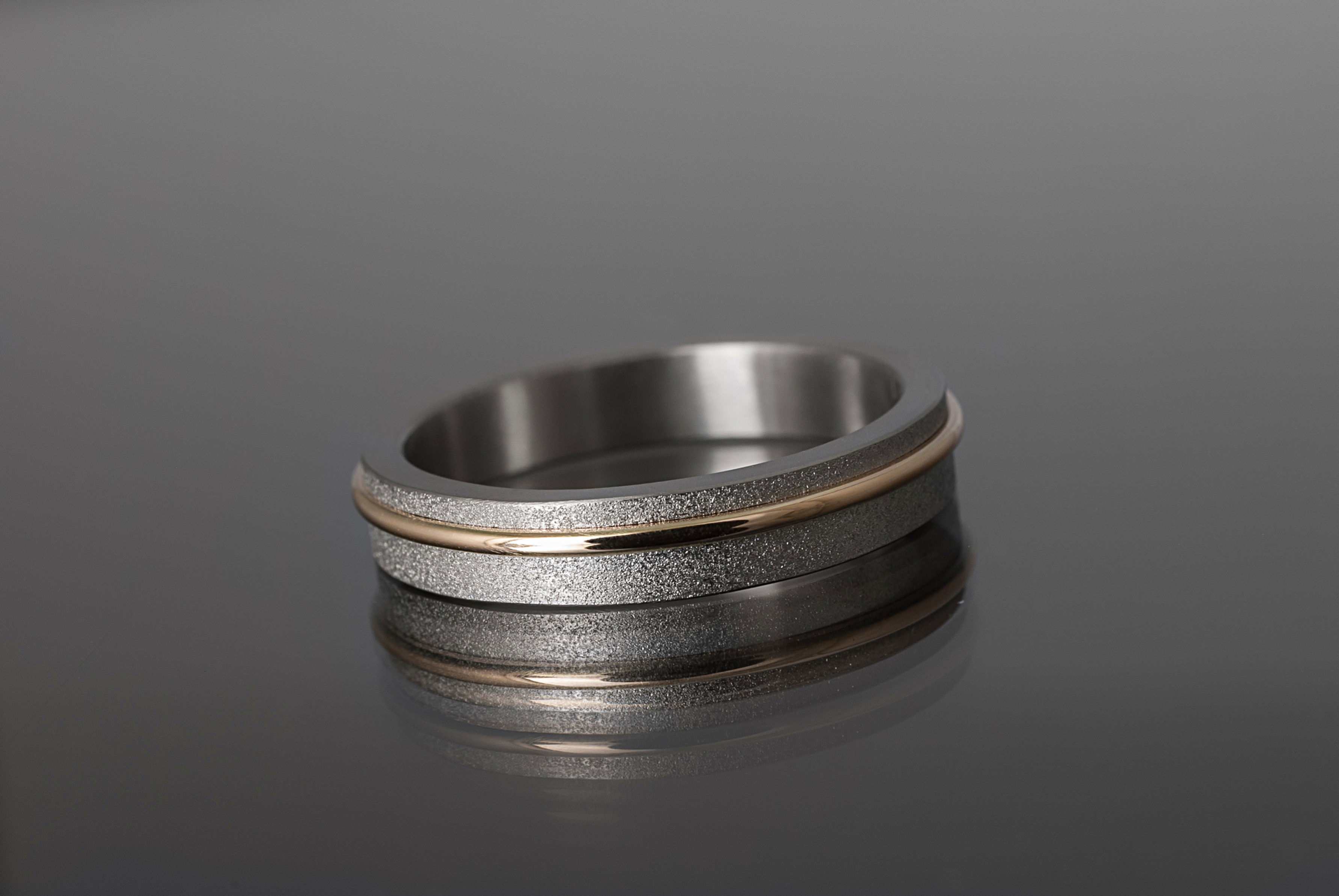 Titaani-kulta sormus/Titanium-Gold Ring