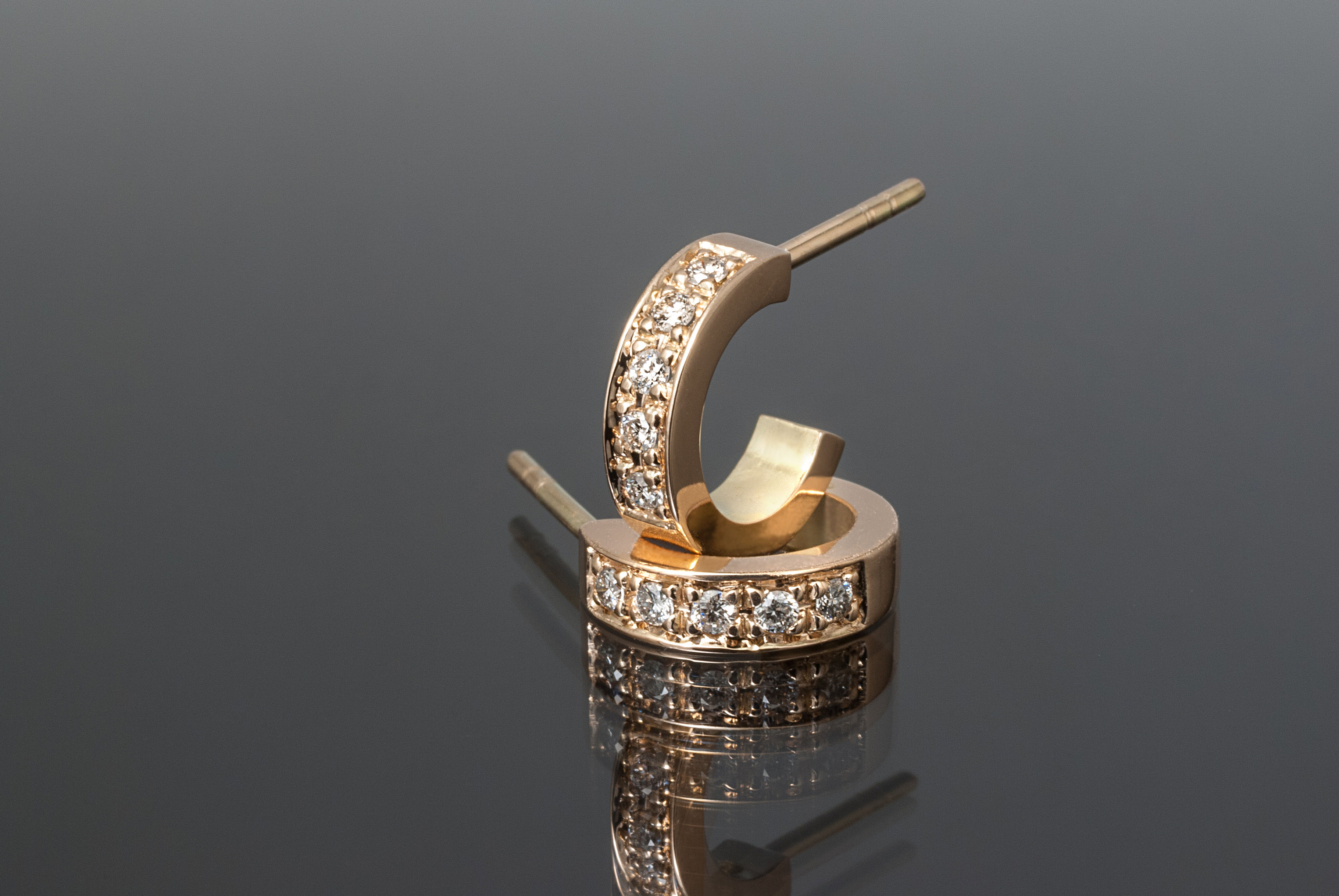 Kultaiset timanttikorvakorut/Golden Diamond Earrings