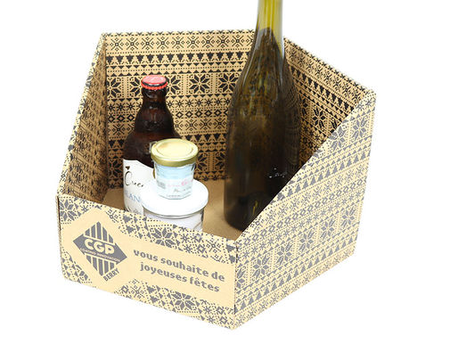 Des corbeilles et valisettes en carton personnalisable pour présenter vos cadeaux de Noël :