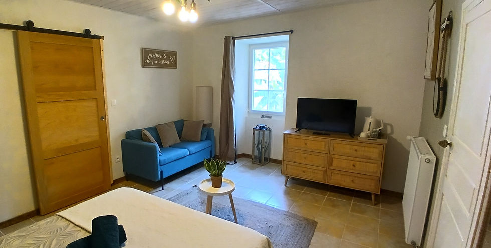 Espace détente et vue piscine