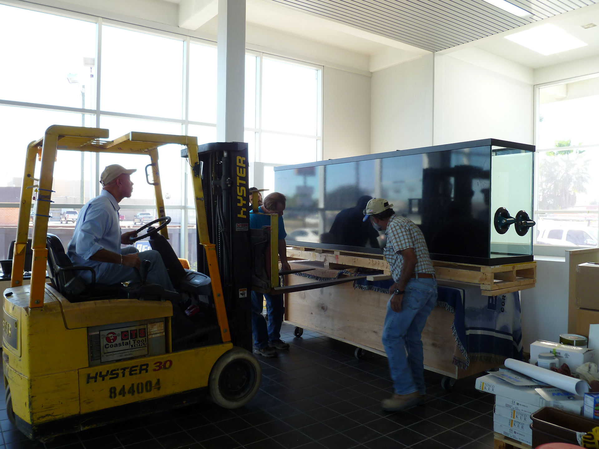 6-Moving Aquarium onto the Stand