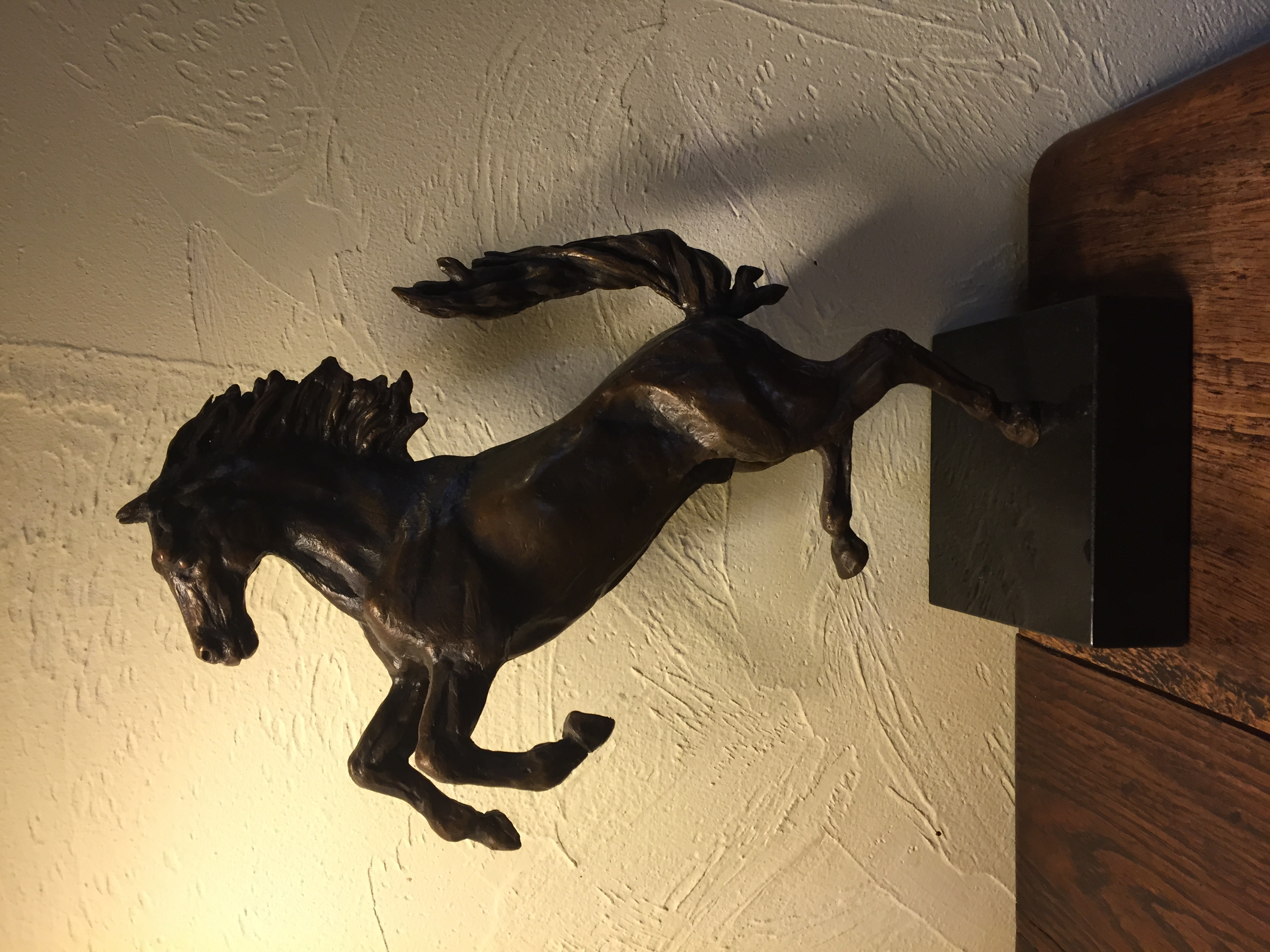 Bronze tomhillsculpture