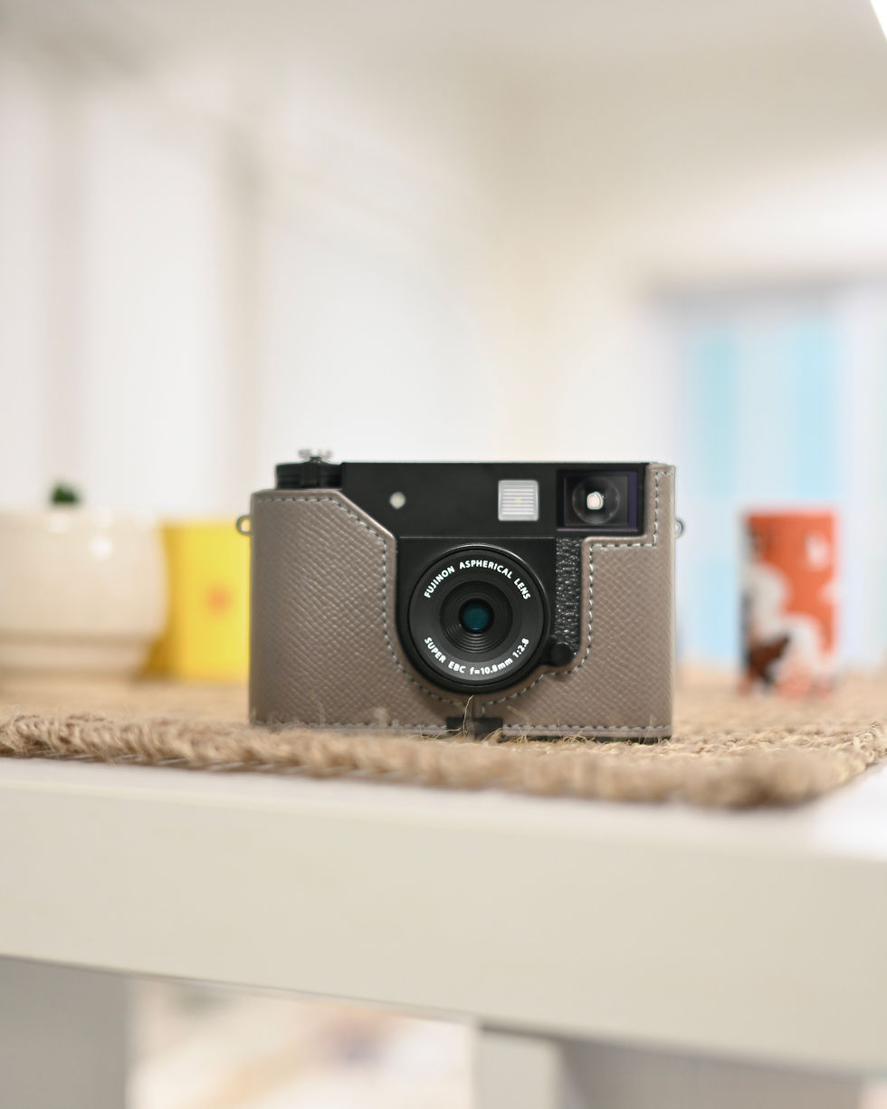 Thumbnail: Fujifilm X-Half Black