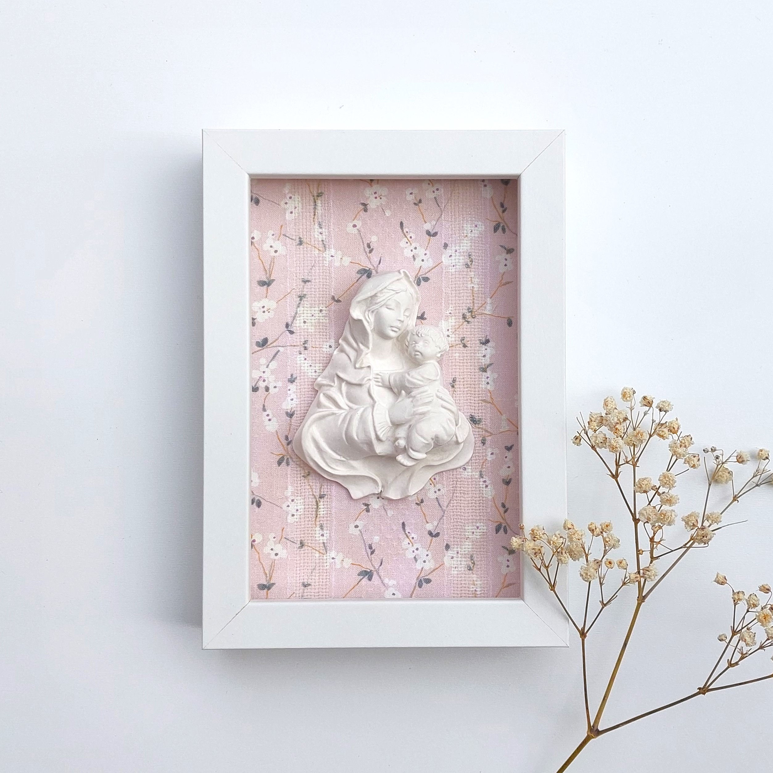 Virgen Blanca pequeña - ramas rosa