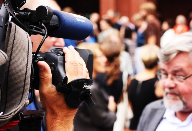 how to handle pr crisis