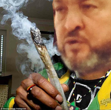 GUSTAVO CARDENAS VOTA A FAVOR DE LEGALIZACION DE LA MARIHUANA