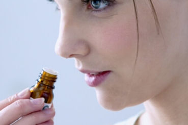 Die aromatische Anwendung von doTerra ätherischen Ölen