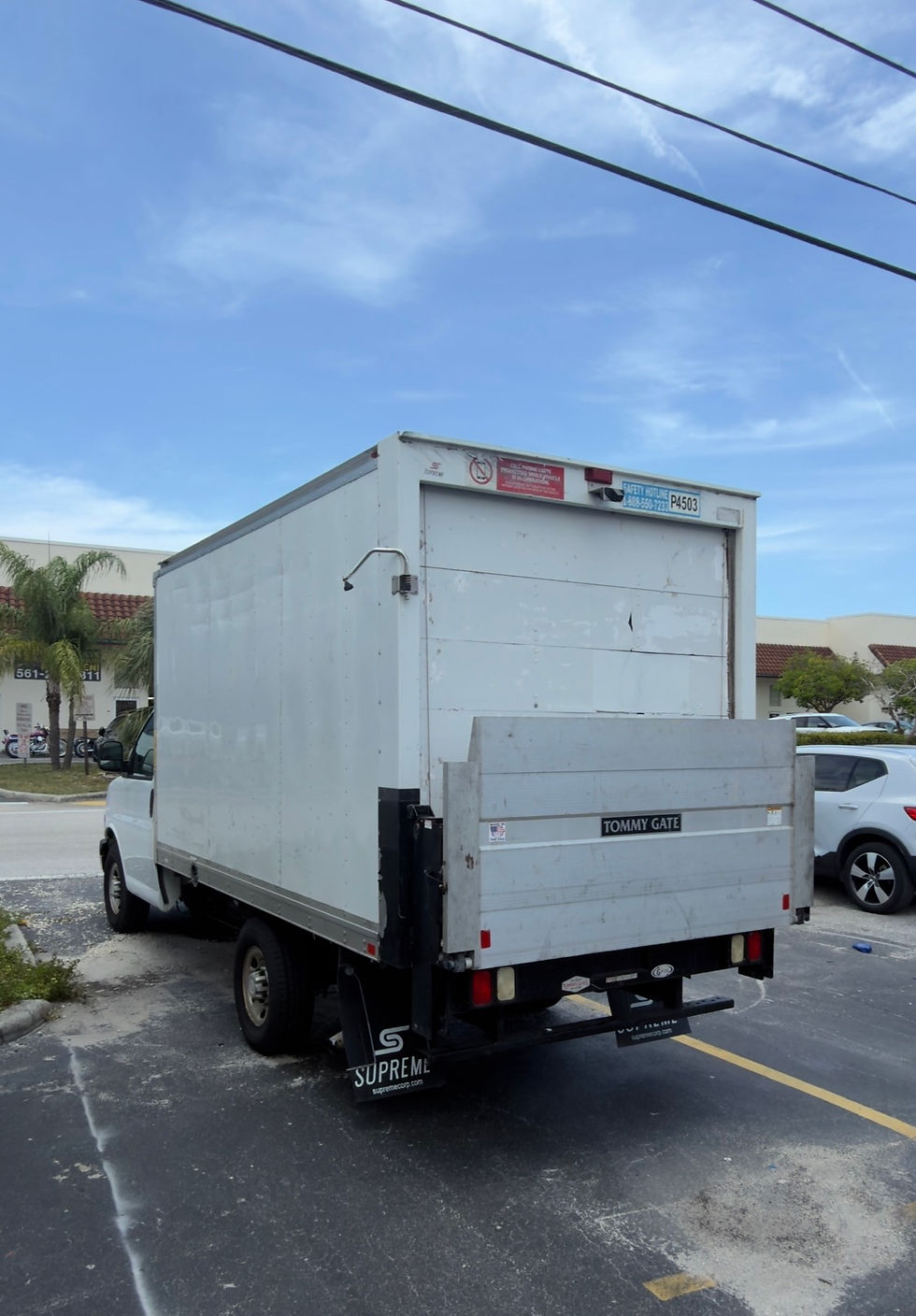 Thumbnail: 2019 Chevrolet Express 3500 4.3 l 9900GWR