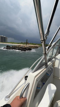 Thumbnail: 1994 Robalo 2440 caddy cabin