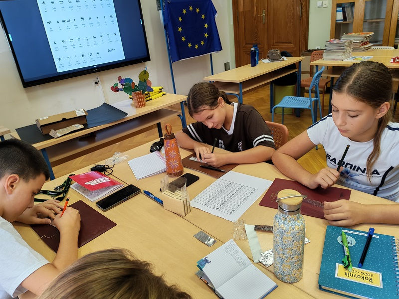 3. PRIPREMNA RADIONICA ZA ERASMUS MOBILNOST UČENIKA, VARKAUS FINSKA (6. - 13. 9. 2026.) – Izrada straničnika za goste