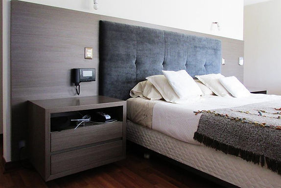 Respaldos de Cama + Veladores (2 Plazas y King )