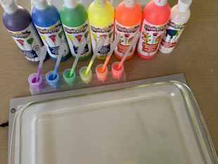 Oil & Pastel Fluorescent Water Exploration