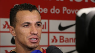Damião tem lesão muscular na coxa esquerda e desfalca Inter contra o Flu