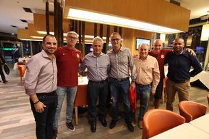 Diretorias de Inter e Palestino confraternizam em Santiago e Técnico da Seleção Chilena visita deleg