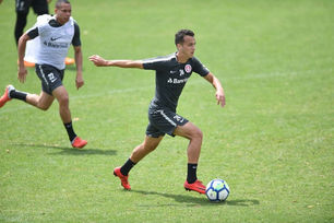 Inter encaminha empréstimo de meia Juan Alano ao Coritiba