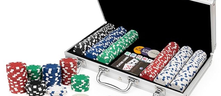 Cardinal Classics, 300-Piece Poker Set with Aluminum Carrying Case & Professional Weight Chips