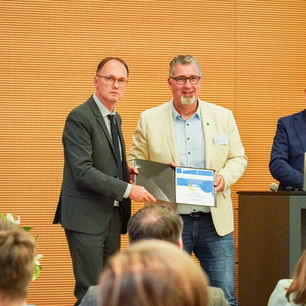 Bild: Knoblich u Brodführer