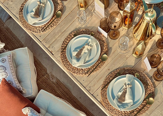 Luxury picnic setup in Dubai by Picnic Times – elegant décor, gourmet food, and stylish outdoor ambiance creating unforgettab