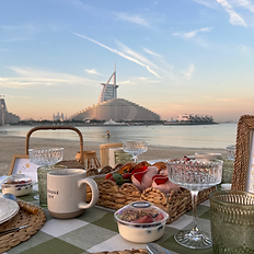 breakfast picnic at sunrise in Dubai by picnic times