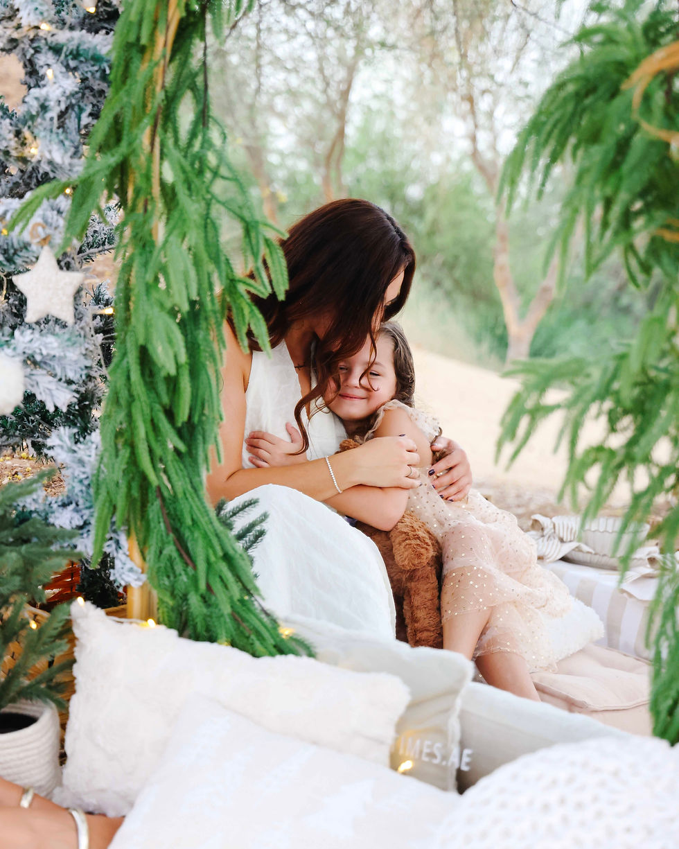 Festive luxury picnic experience in Dubai captured by Sarah Kelly Photography