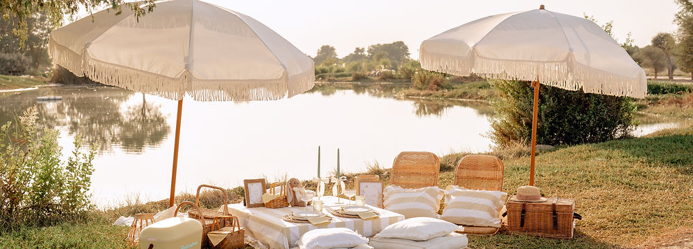 luxury lake picnic by picnic times. cozy moods